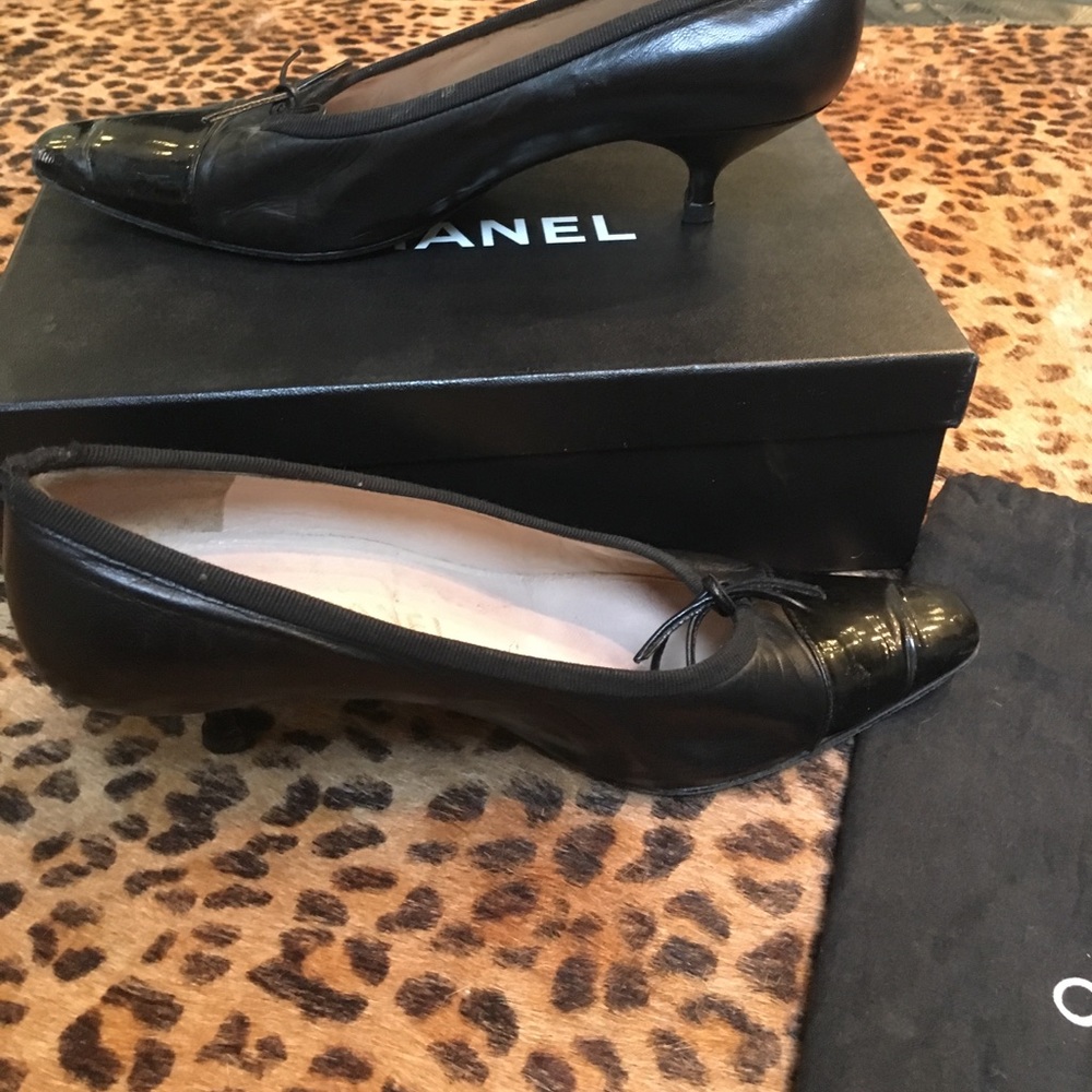 - Chanel kitten heel pumps - Picture 3 of 3